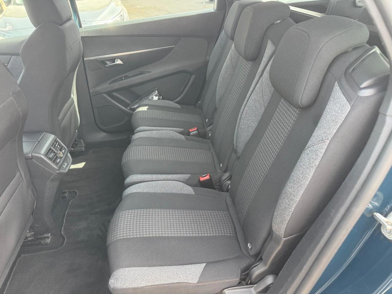 Peugeot 5008 BlueHDi 130 Allure 7 POSTI - 2022
