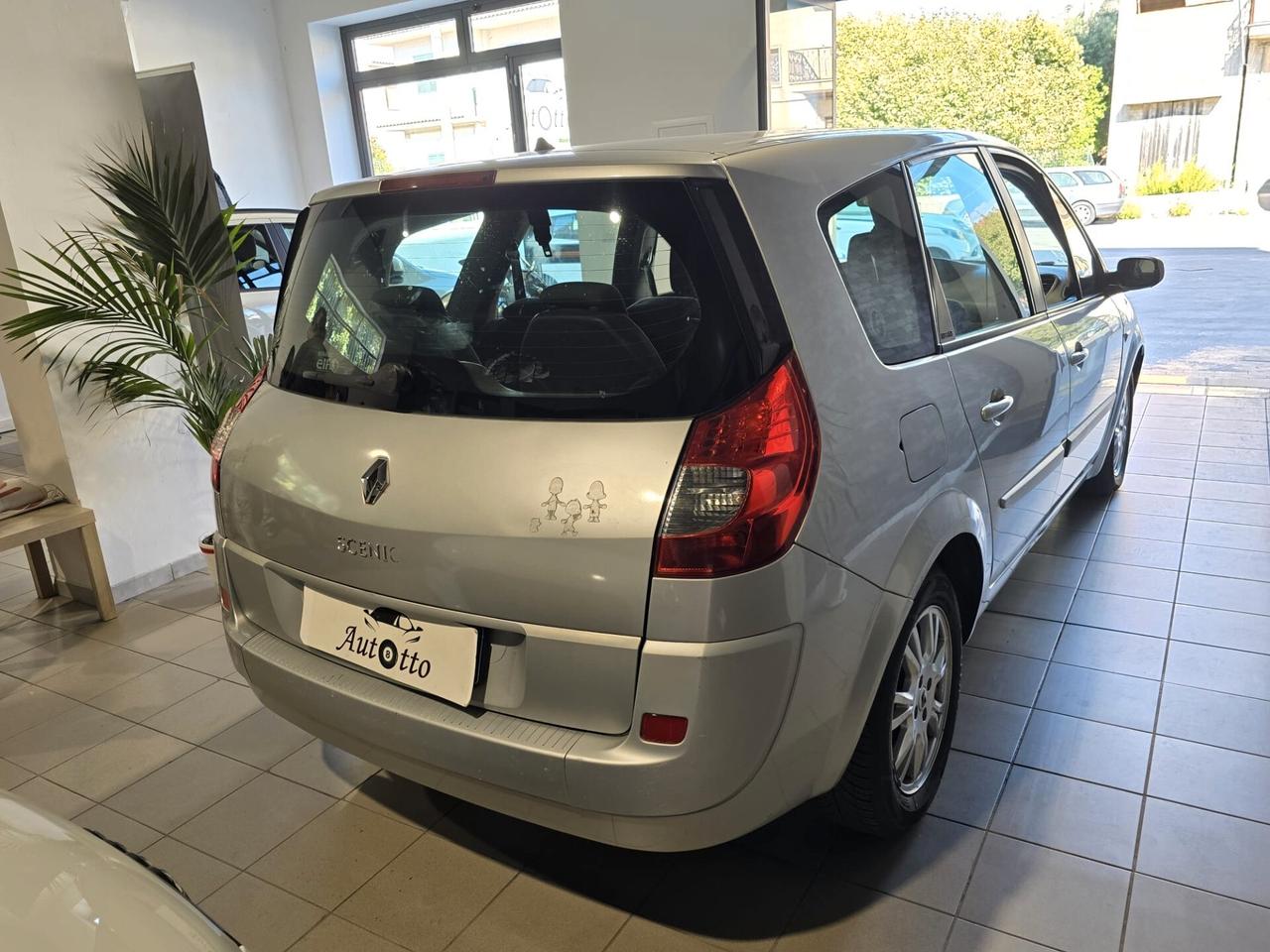Renault Scenic Grand Scénic 1.9 dCi/130CV PlayStation Portable 7 posti