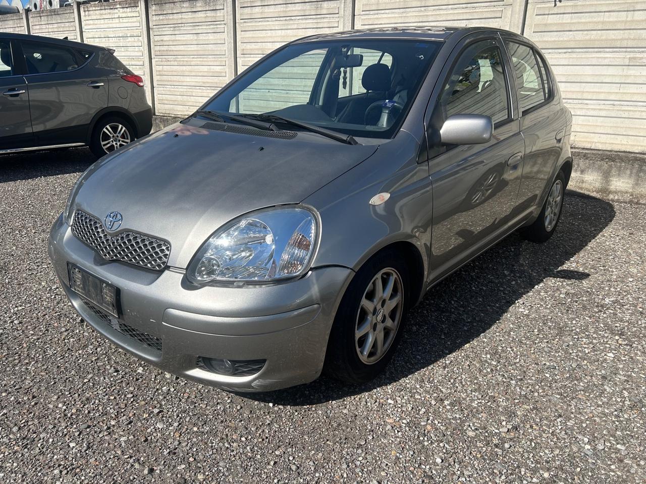Toyota Yaris 1.0i 16V cat 5 porte leggi note
