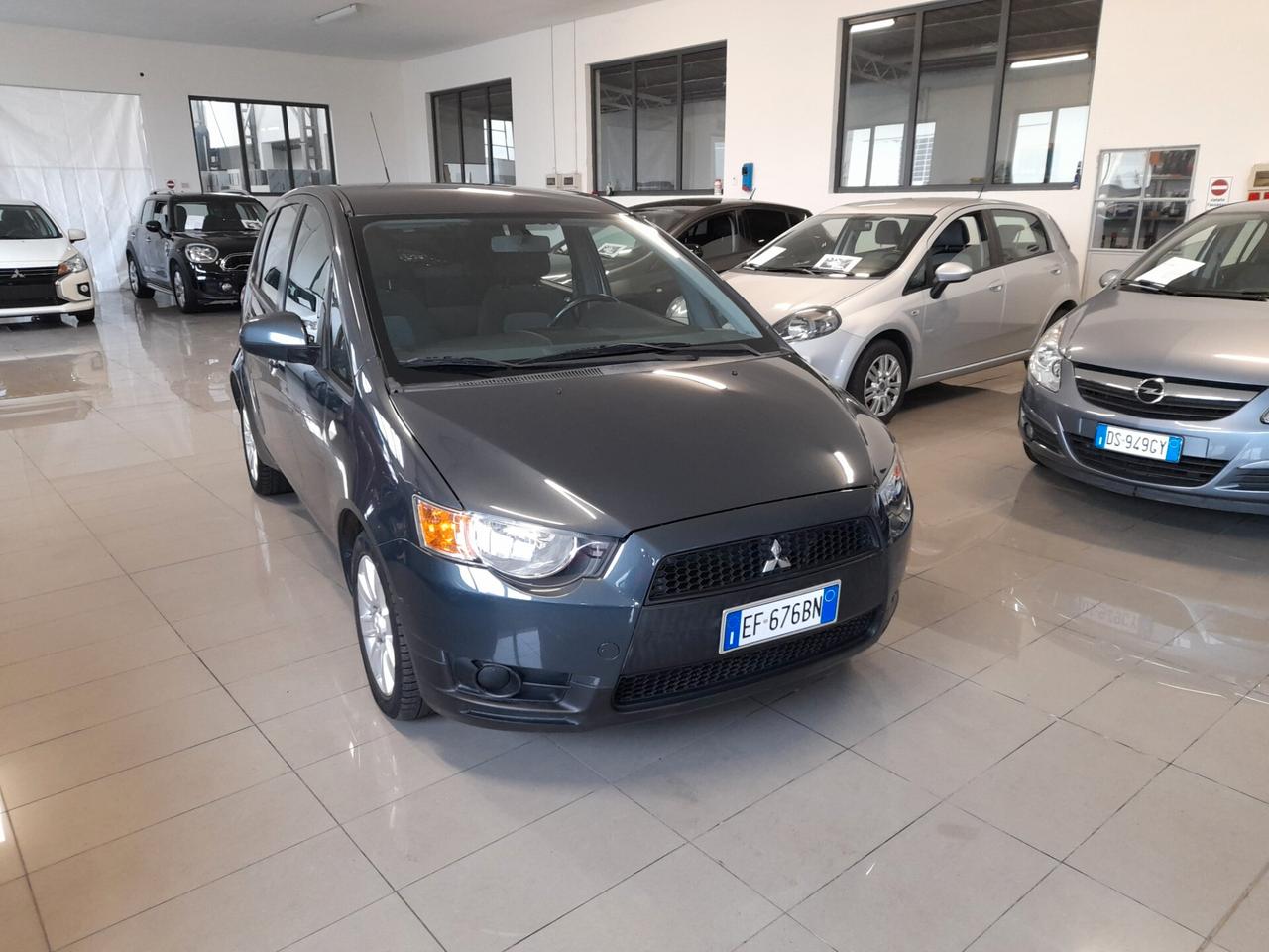 Mitsubishi Colt 1.1 12V 5p. Invite