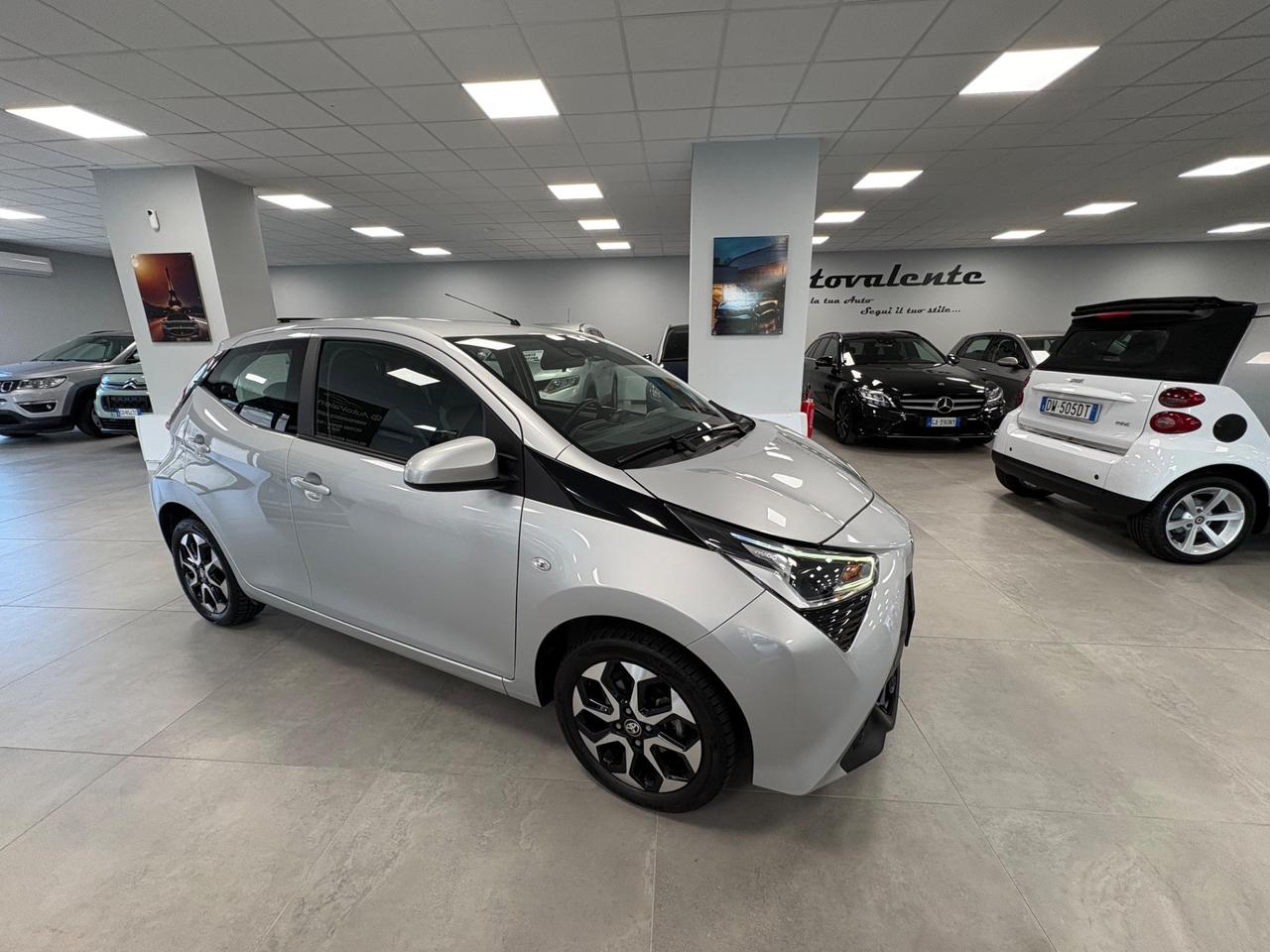 Toyota Aygo Connect 1.0 VVT-i 72 CV 5 porte x-fun
