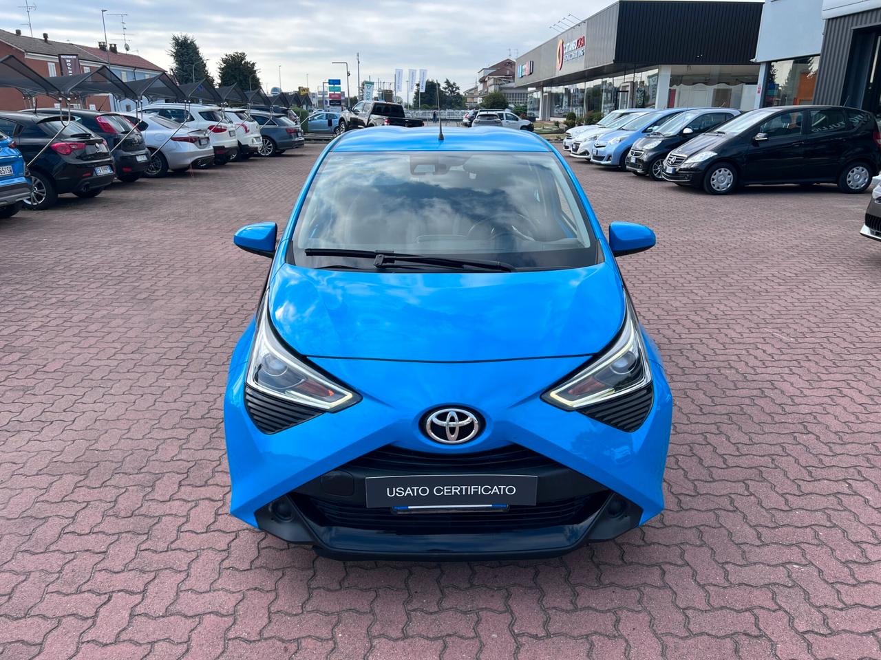 Toyota Aygo Connect 1.0 VVT-i 72 CV 5 porte x-clusiv
