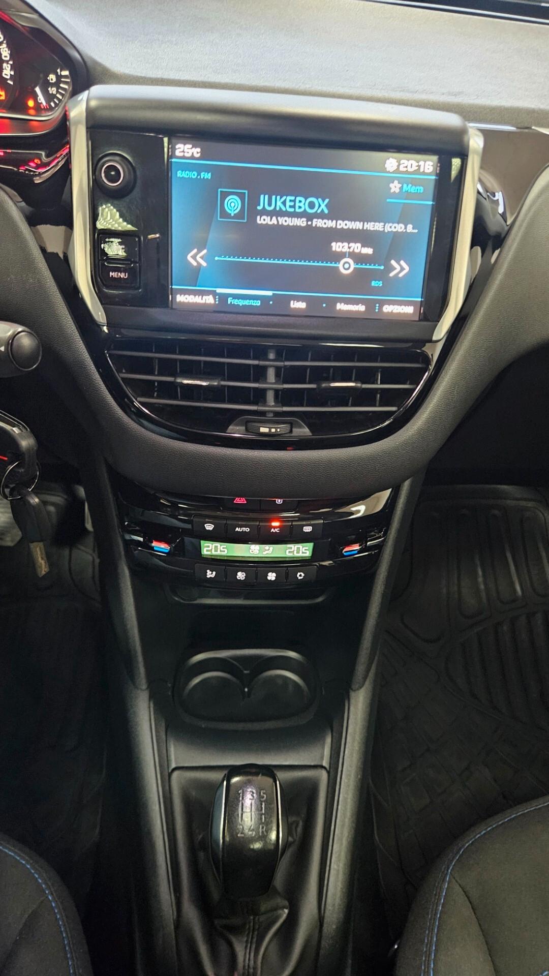 Peugeot 208 PureTech 82 5 porte Allure