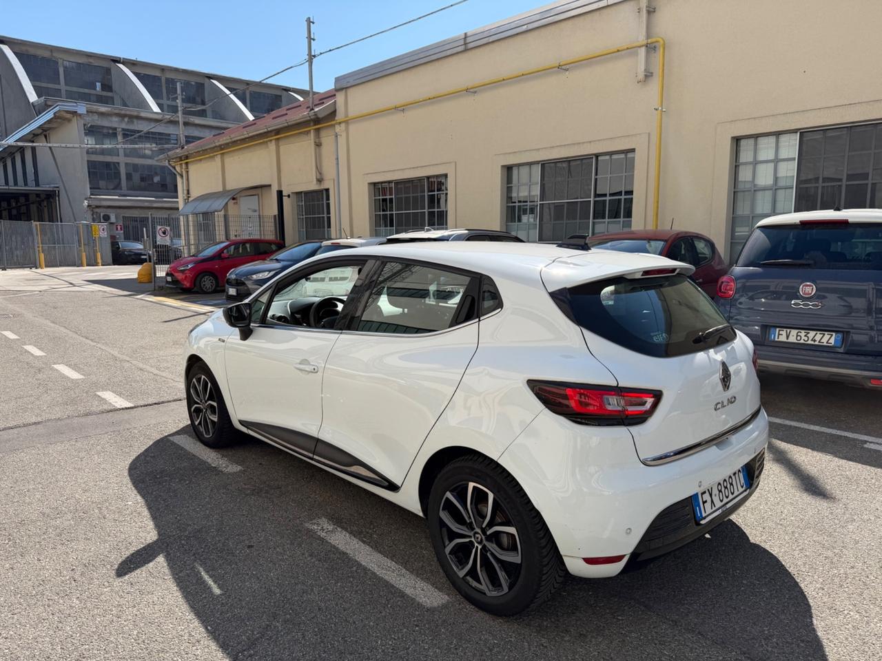 Renault Clio TCe 12V 75 CV 5 porte Moschino Zen