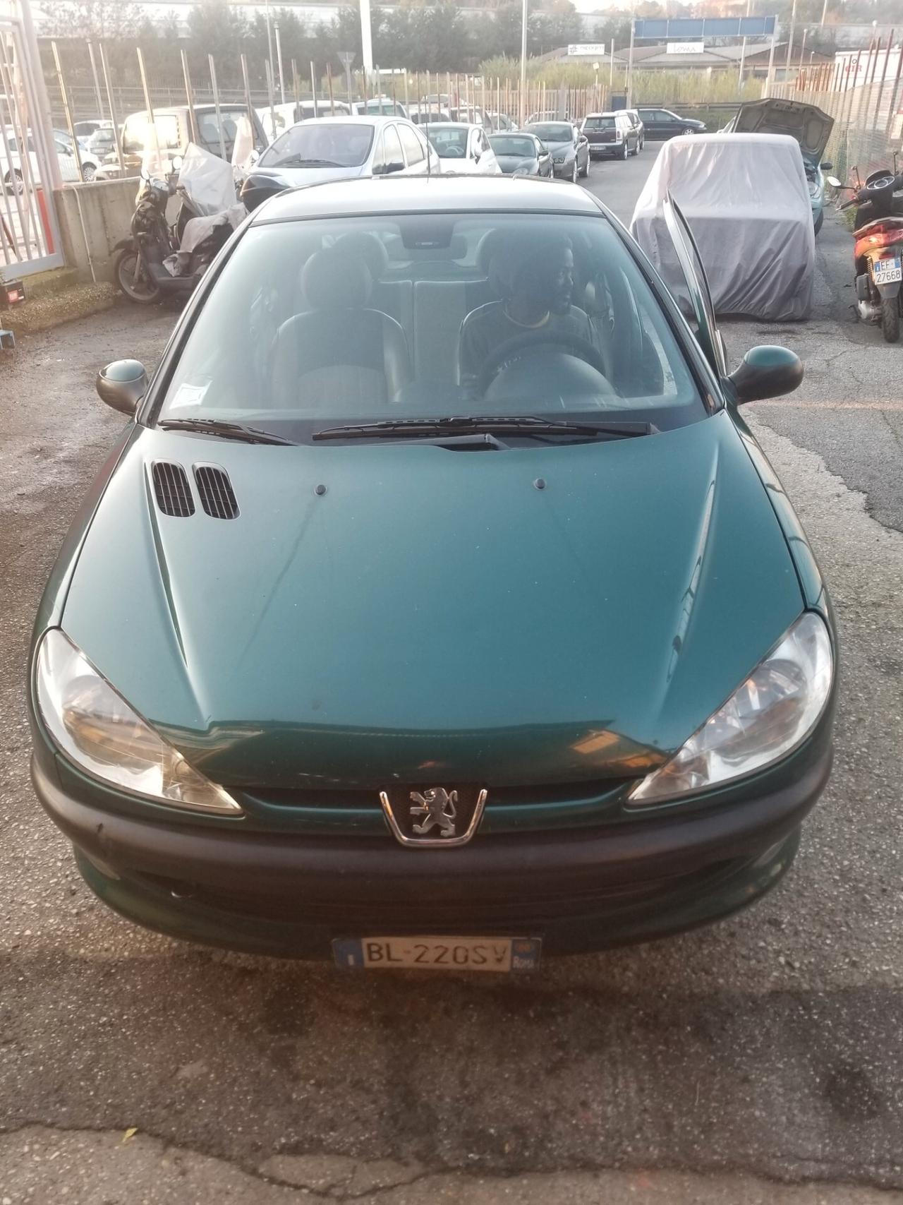 Peugeot 206 1.1 5p. XR