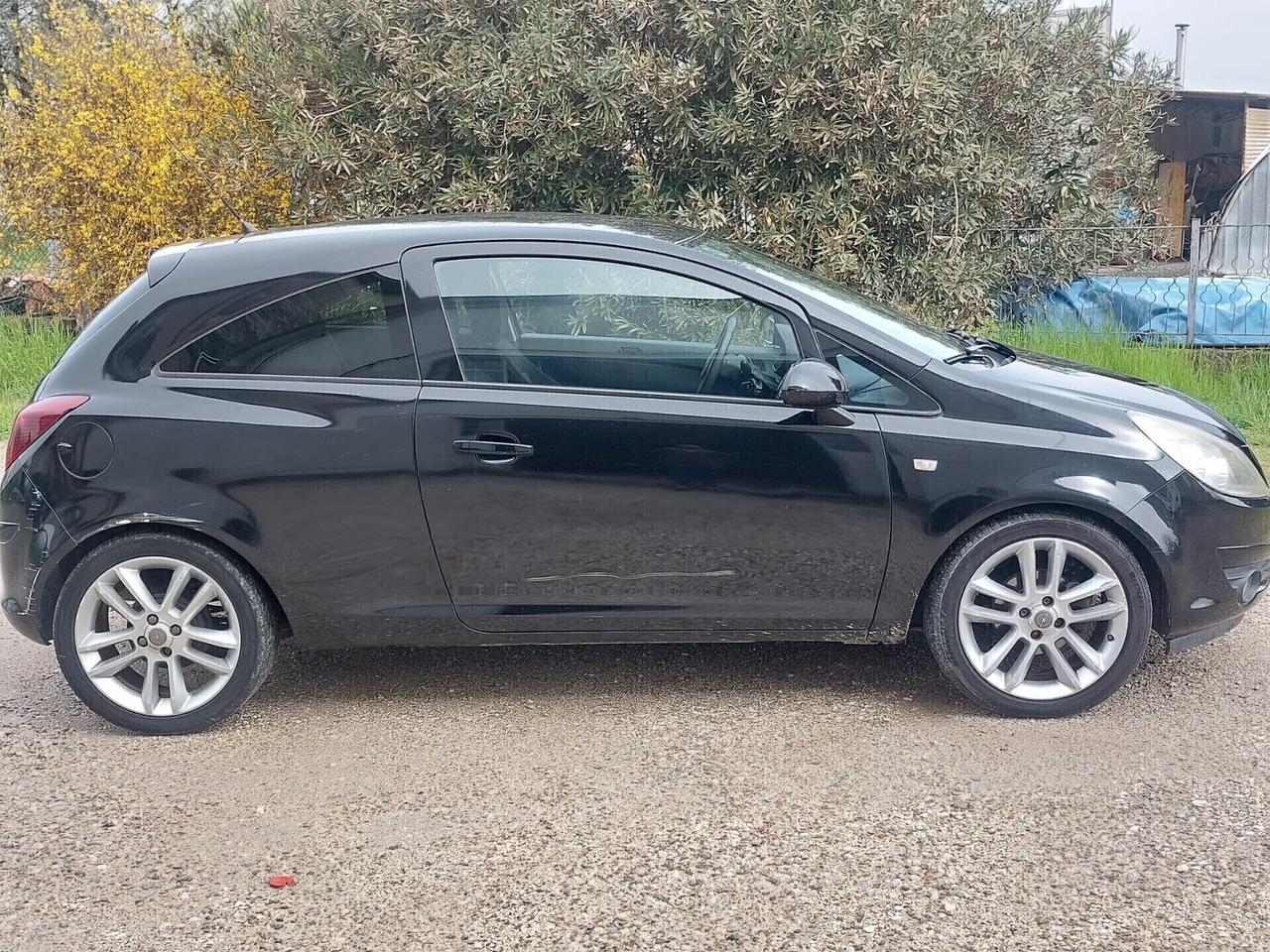 Opel Corsa 1.2 3 porte Sport
