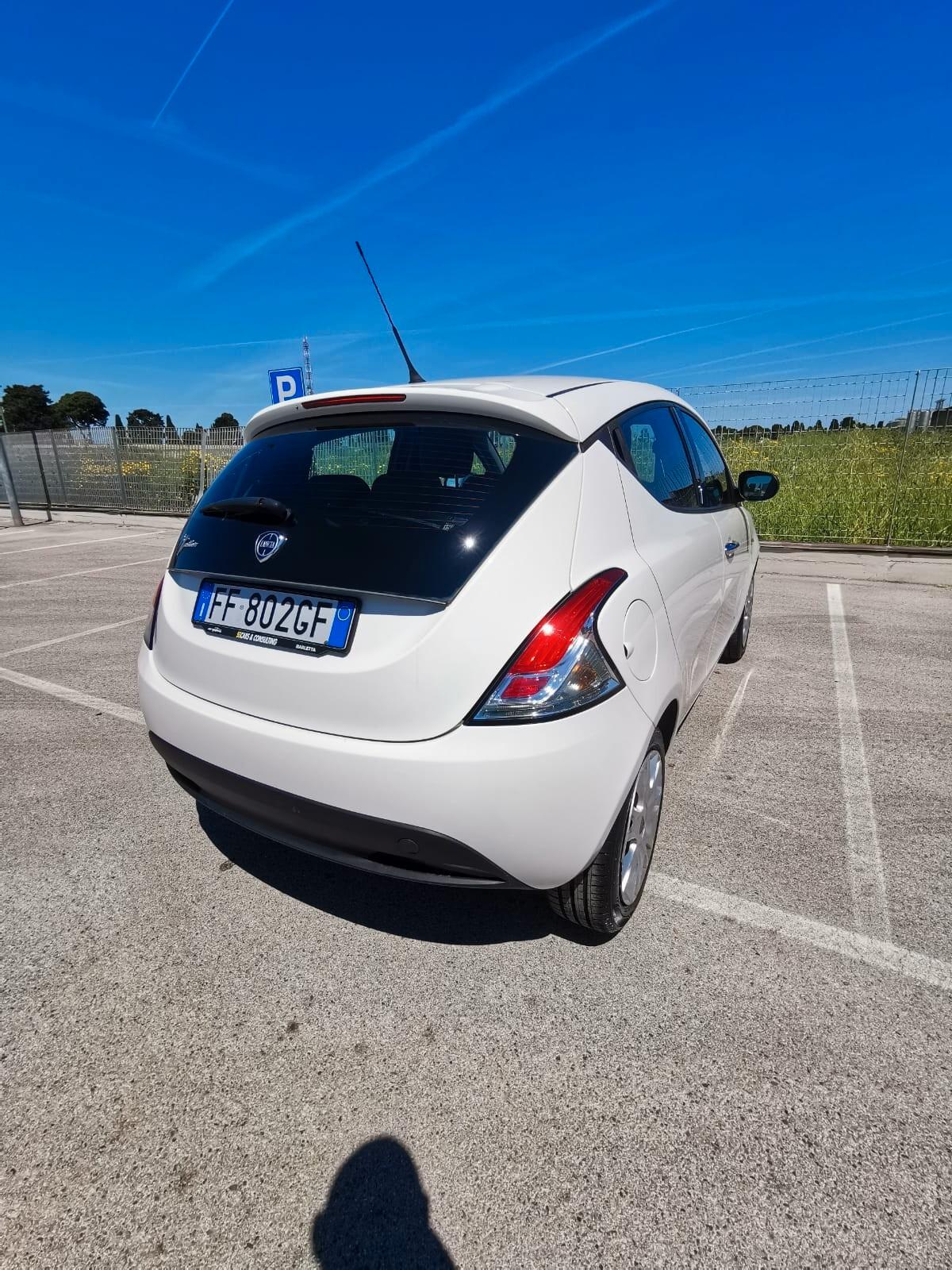 Lancia Ypsilon 1.2 69CV 5P. Silver 2016 solo km.79000