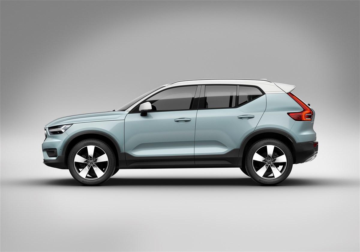 VOLVO XC40 - XC40 1.5 t5 phev R-design auto my21