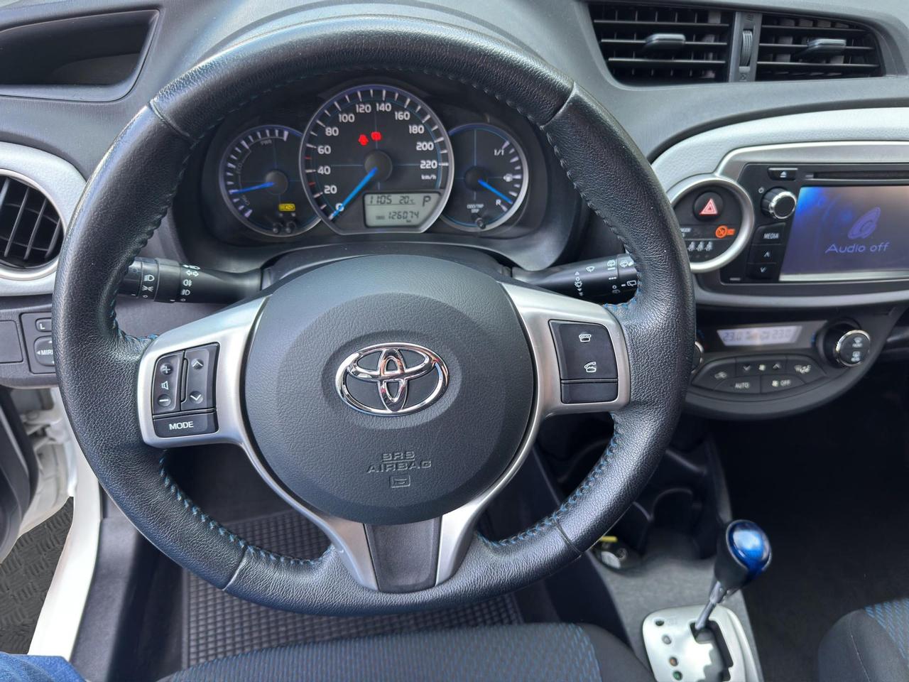 Toyota Yaris 5p 1.5h Lounge+