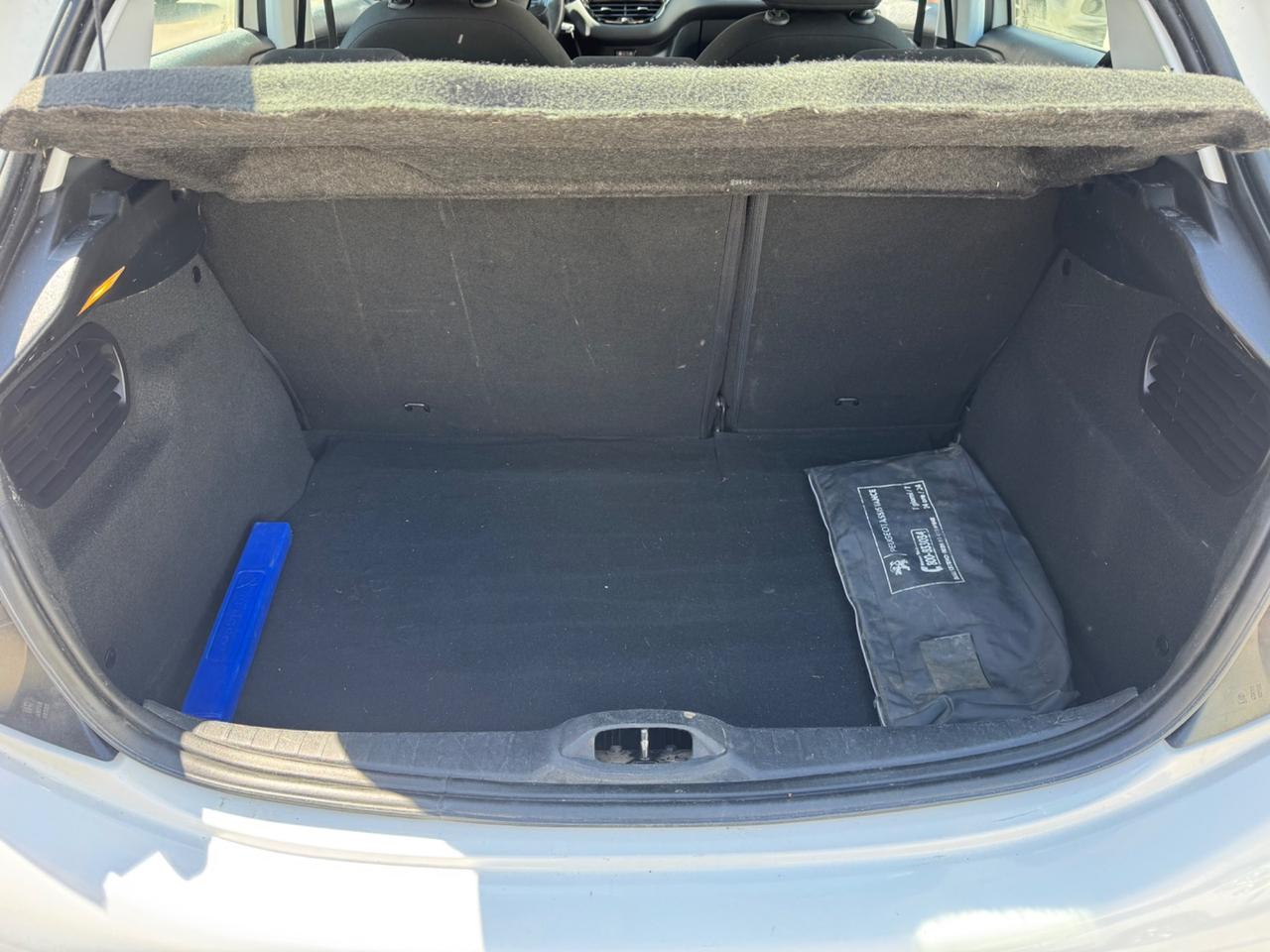 Peugeot 208 1.6 DIESEL 75CV 2015