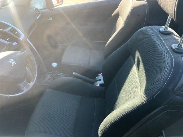 PEUGEOT 207 1.6 VTi 120CV CC Féline
