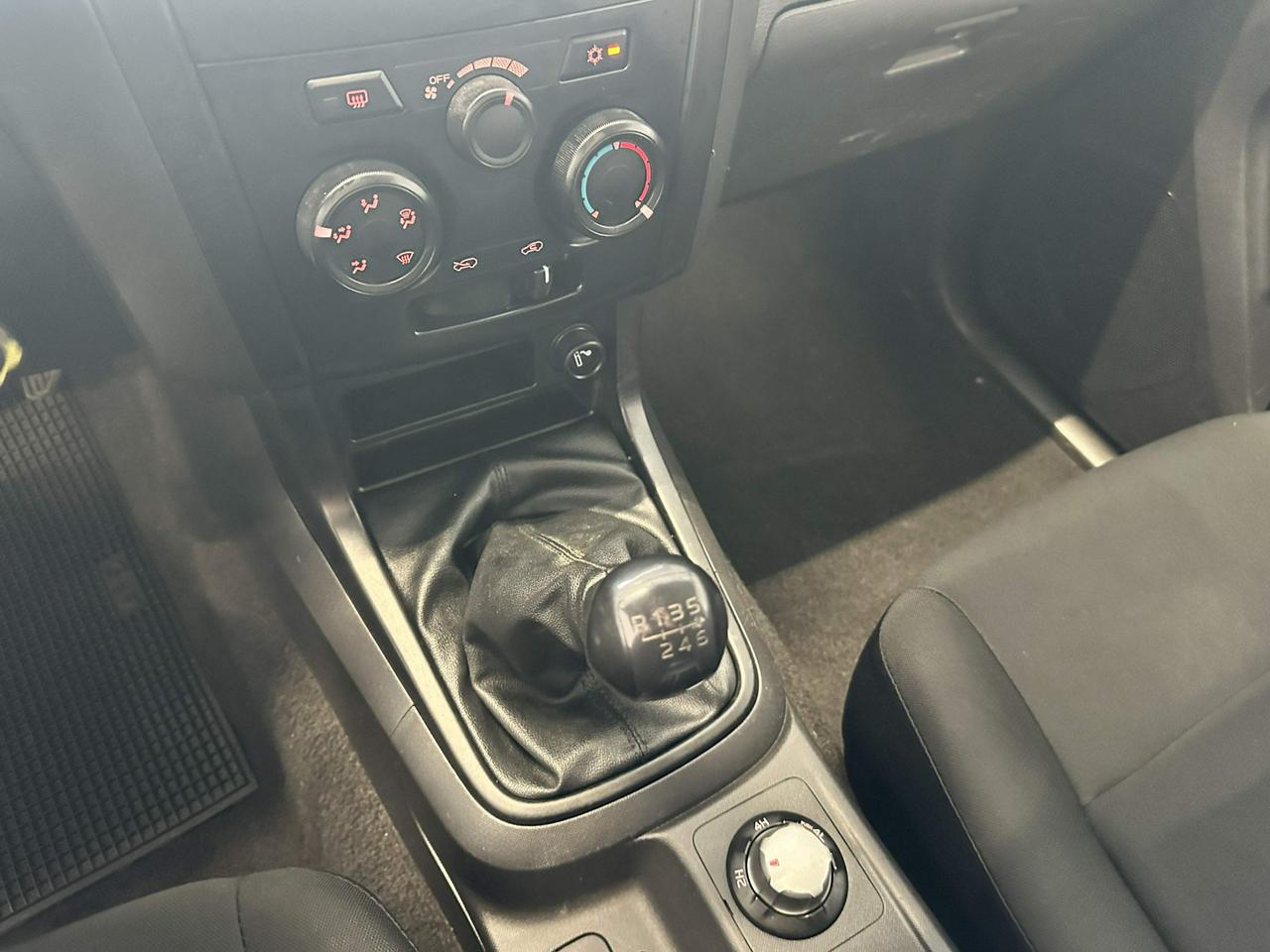 Isuzu Double Cab 2.5d 163cv 6m