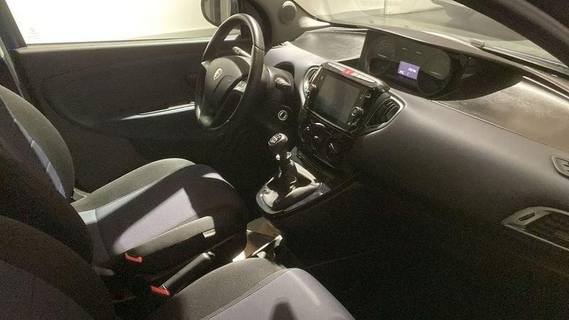 Lancia Ypsilon Ypsilon 1.0 FireFly 5 porte S&S Hybrid Platino
