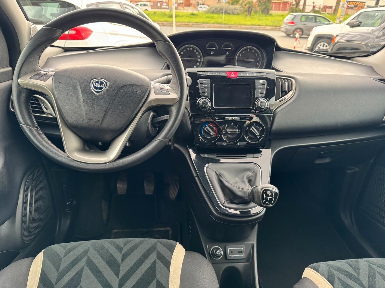 Lancia Ypsilon 1.2 GPL ECOCHIC 12/2016