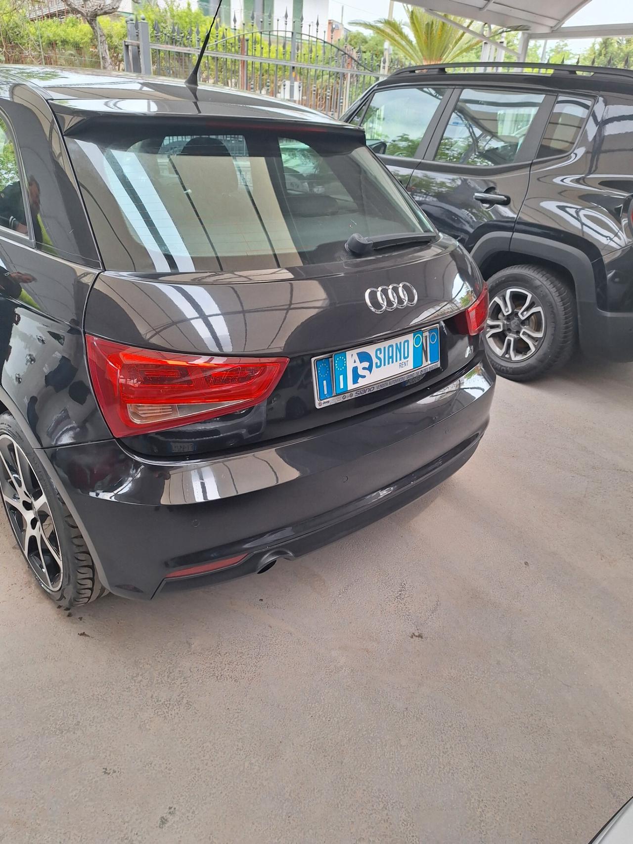 Audi A1 1.6 TDI 105 CV Ambition 02/2011