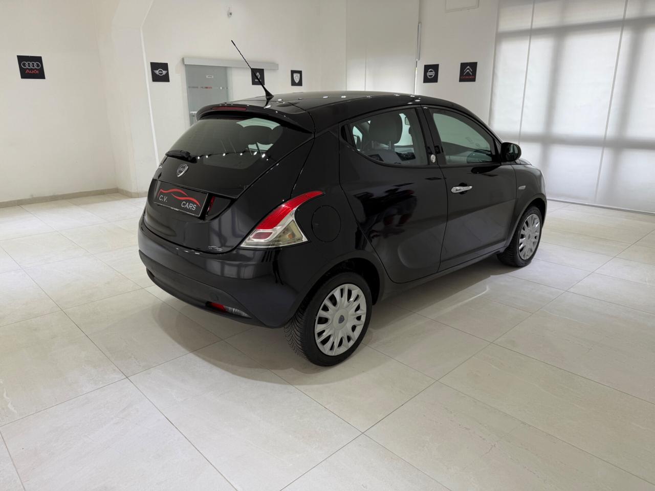 LANCIA YPSILON 1.2 69 CV 5 PORTE GPL ECOCHIC GOLD