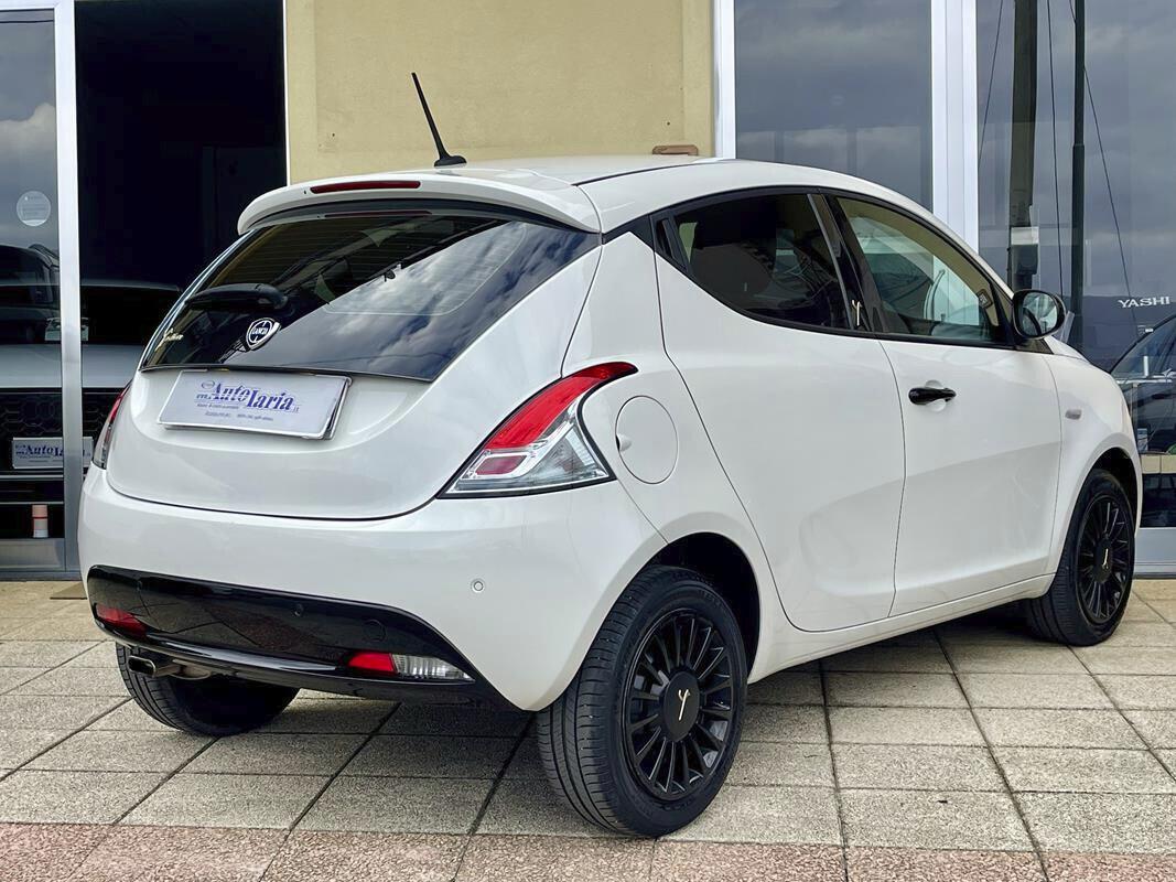Lancia Ypsilon 1.2 69 CV Gold Plus Black and Noir - 70 Aziendale