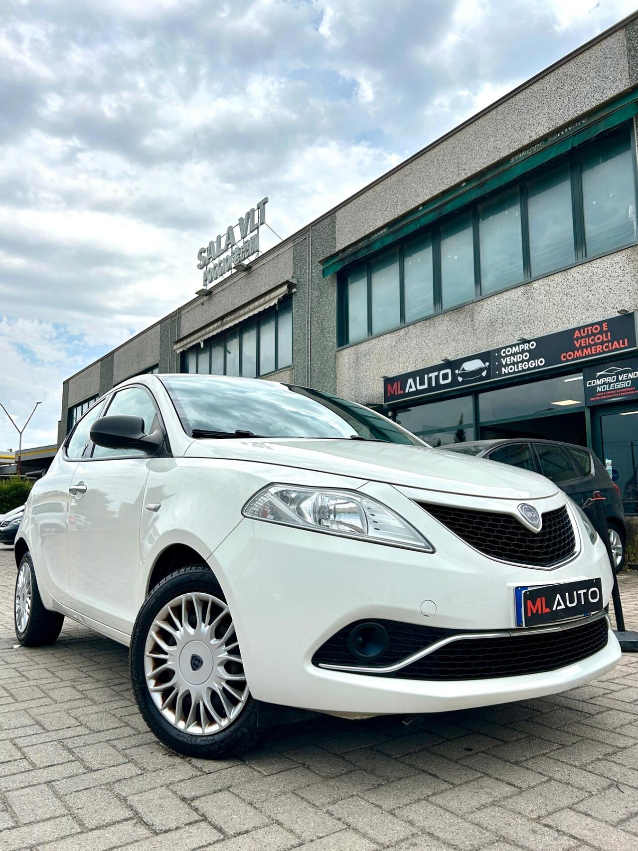 Lancia Ypsilon 1.2 69 CV 5 porte Silver- OK NEOPATENTATO