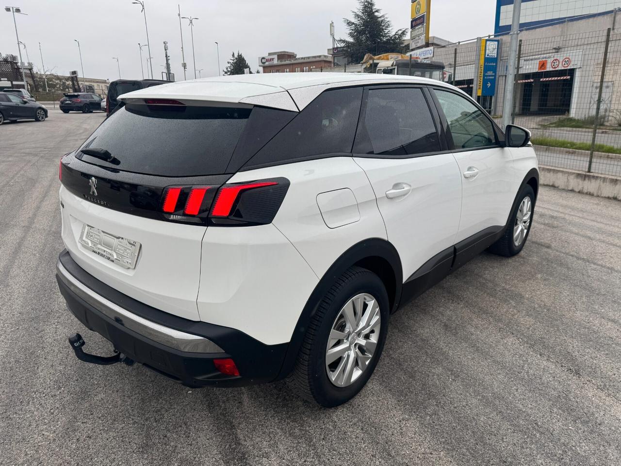 Peugeot 3008 BlueHDi 130 S&S EAT8 Business