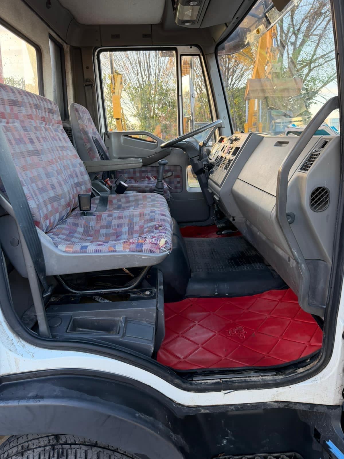 Iveco 75E14 con gru - cassone 5.70m