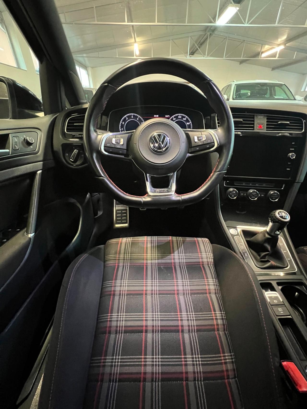 Volkswagen Golf GTI Performance 2.0 250 CV manuale
