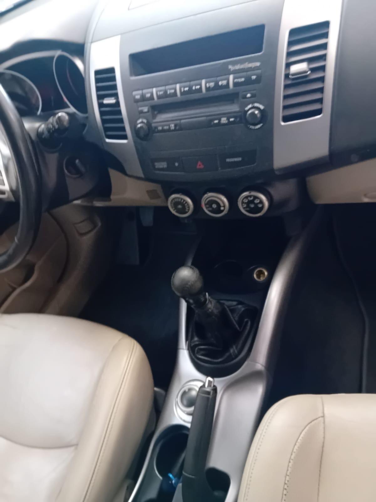 Mitsubishi Outlander 2.2 DI-D 4WD Instyle 7p.