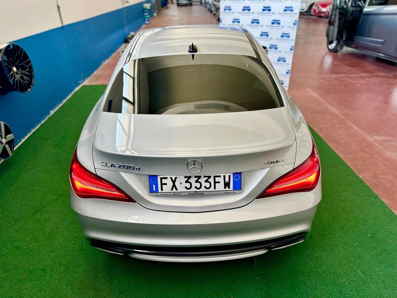 Mercedes-benz CLA 200 d Auto Premium/ 4 Matic