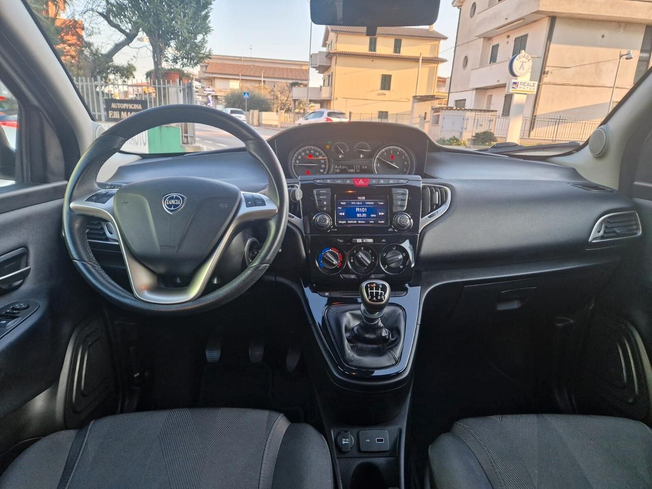 Lancia Ypsilon 1.0 FireFly 5 porte S&S Hybrid Ecochic Gold