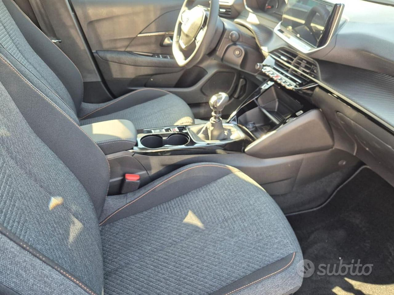 Peugeot 208 1.2 100CV Business Km0