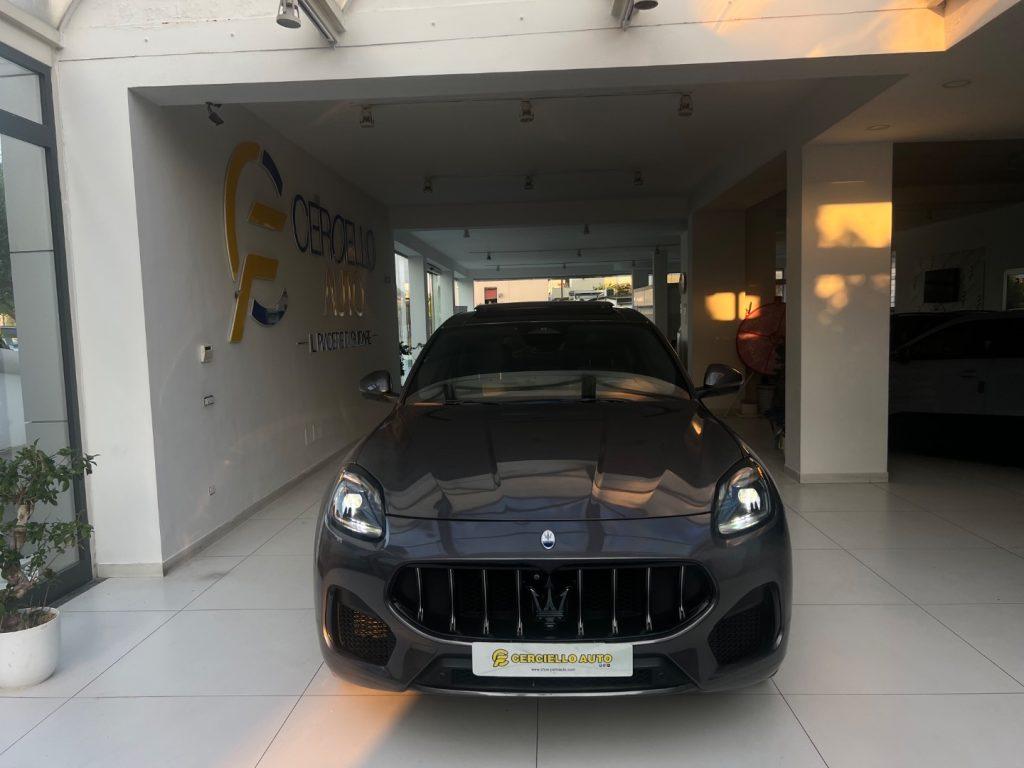 Maserati Grecale MHEV 300 CV AWD GT tetto panoramico da€549,00