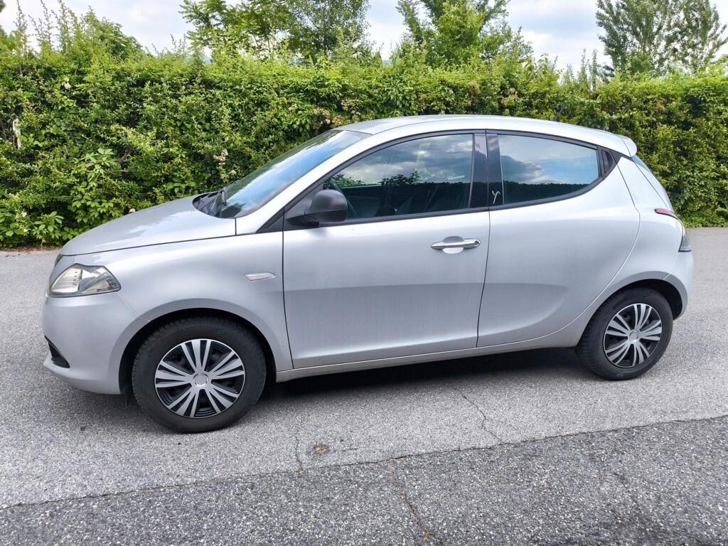 LANCIA YPSILON 1,3 MJT PLATINUM 95CV- OK NEOPATENTATI