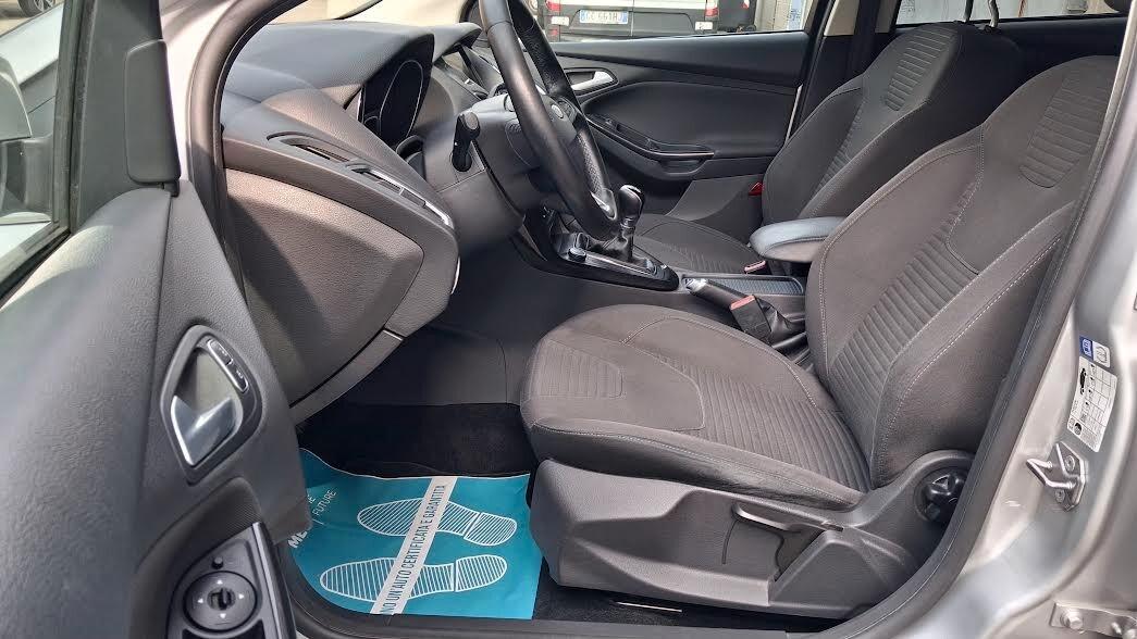 Ford Focus 1.6 120 CV BenzinaGPL Titanium