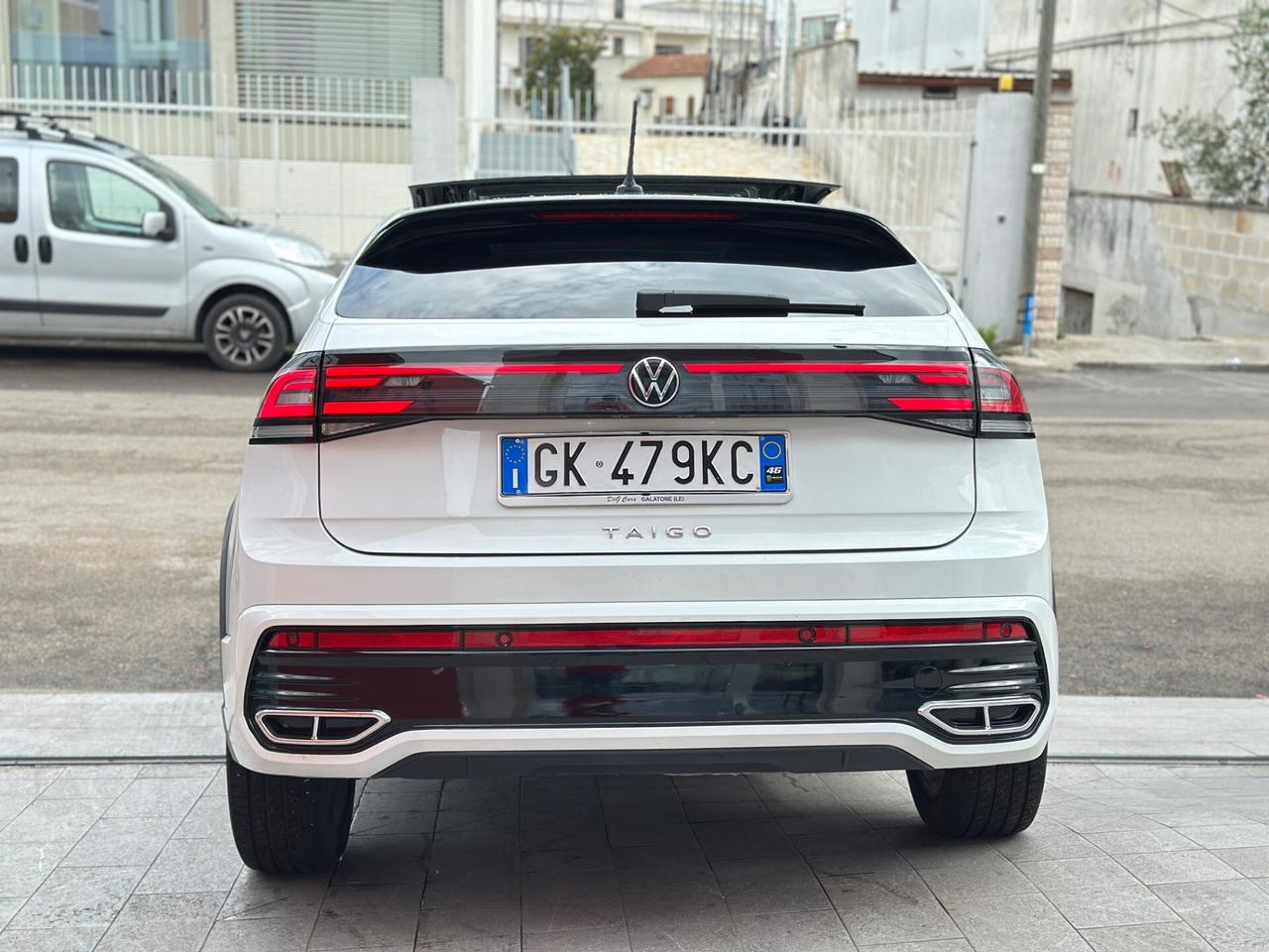 Volkswagen Taigo 1.0 TSI 110 CV R-Line- 10/2022 TETTO/LED