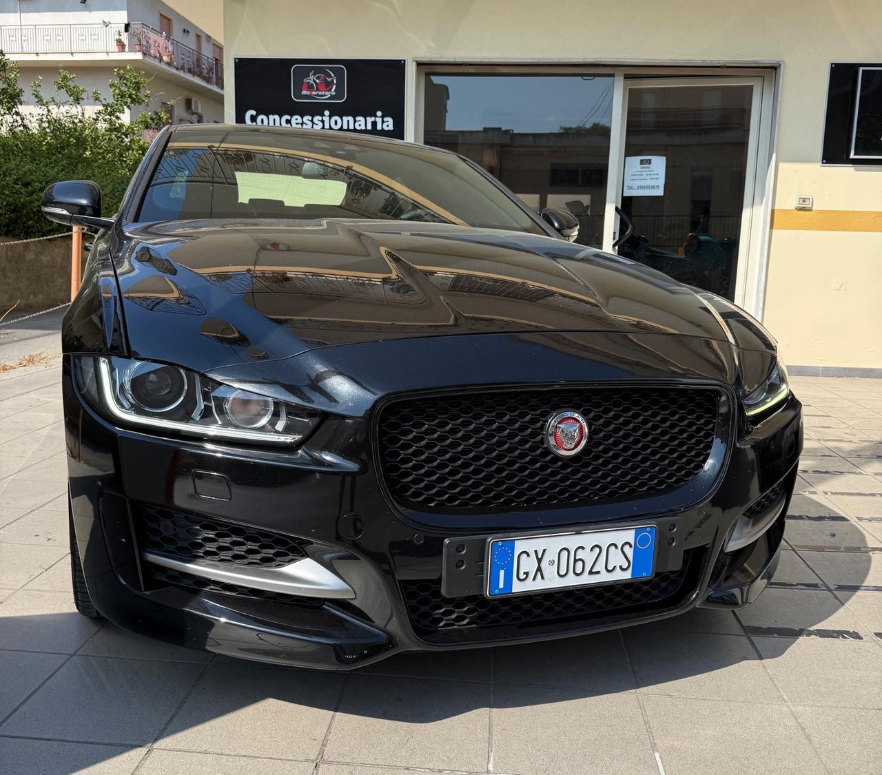 Jaguar XE 2.0 D 180 CV aut. R-Sport