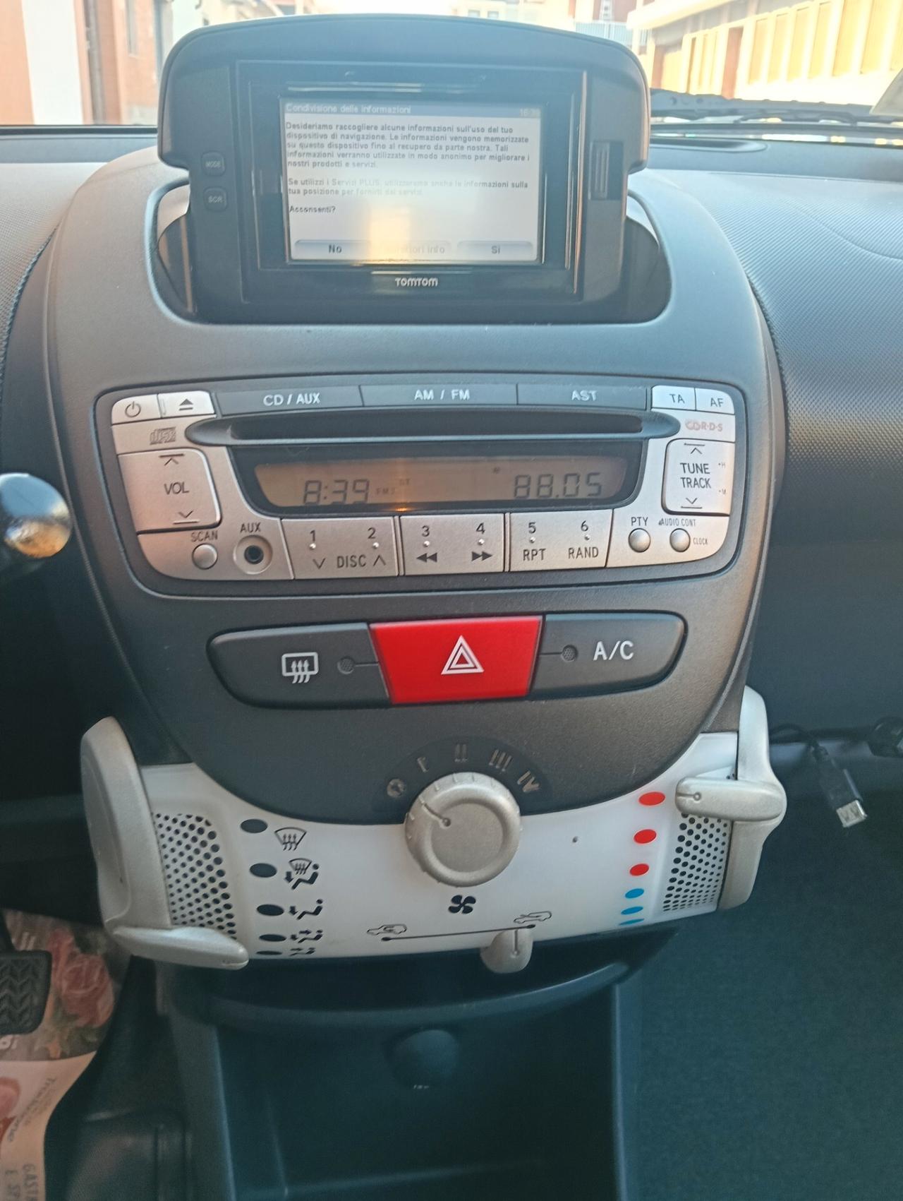 Toyota Aygo 1.0 12V VVT-i 5 porte Cool Soda Connect MMT
