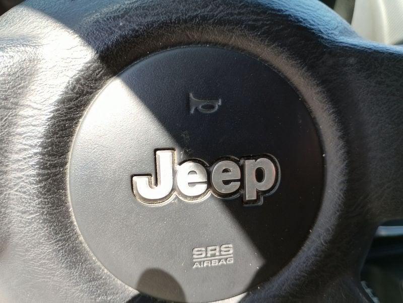 Jeep Cherokee Cherokee 2.8 crd Limited auto