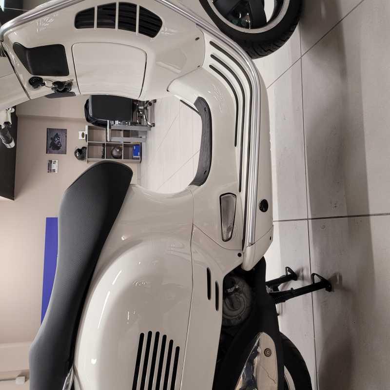 Vespa GTS 300 - 2012