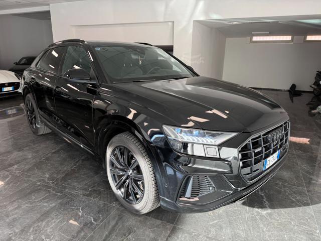 AUDI Q8 50 TDI quattro tiptronic S-Line / TETTO / 360°