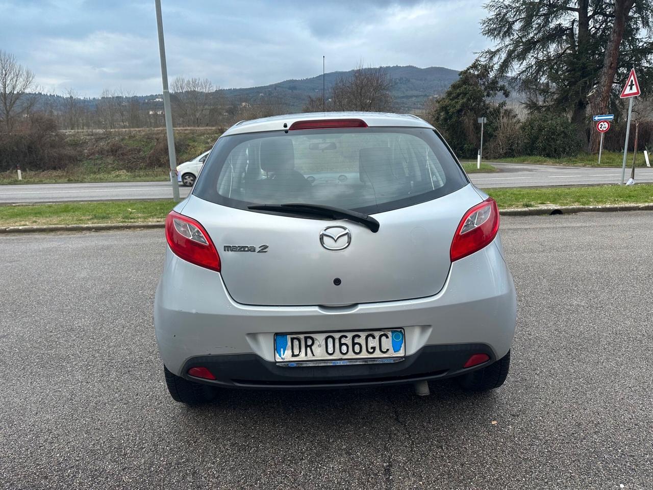 Mazda 2 1.4 TD 68CV 5p. Fun ok neo patentati