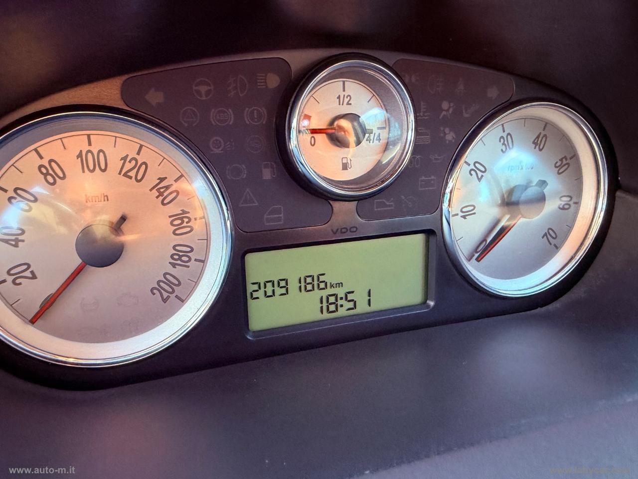 LANCIA Ypsilon 1.4 Modamilano