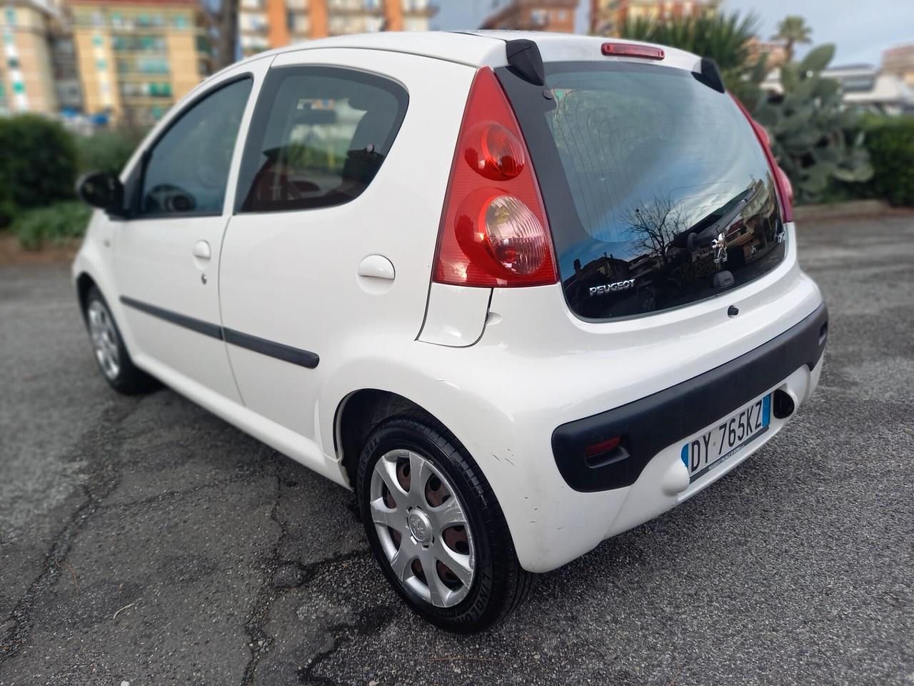 Peugeot 107 1.0 benzina NEOPATENTATI 110.000KM ORIGINALI