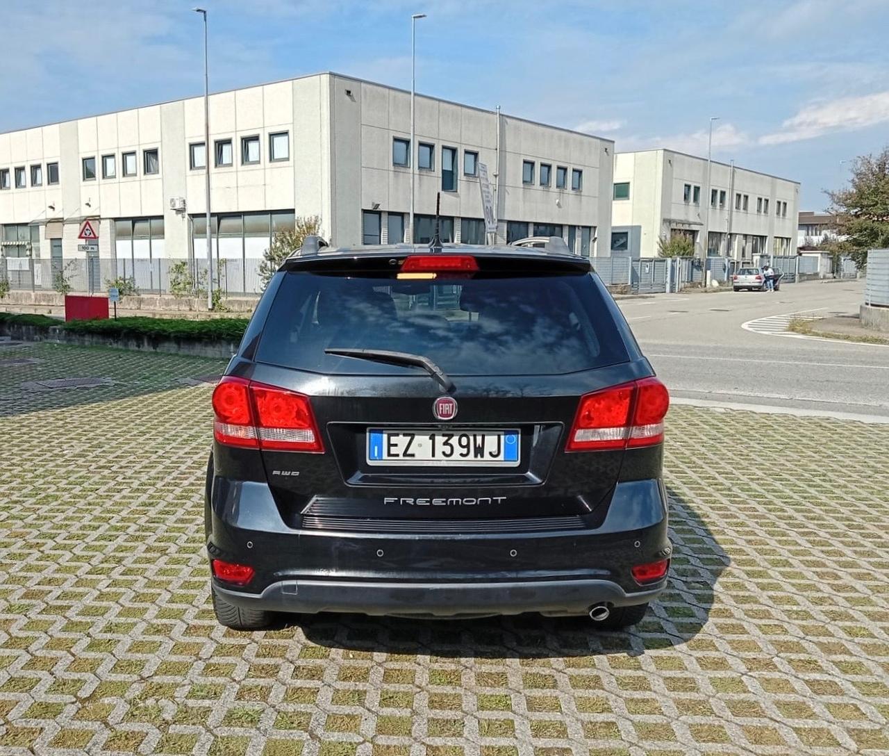 Fiat Freemont 2.0 Mjt 170 CV 4x4 Automatik*Navi*Pelle*Camera