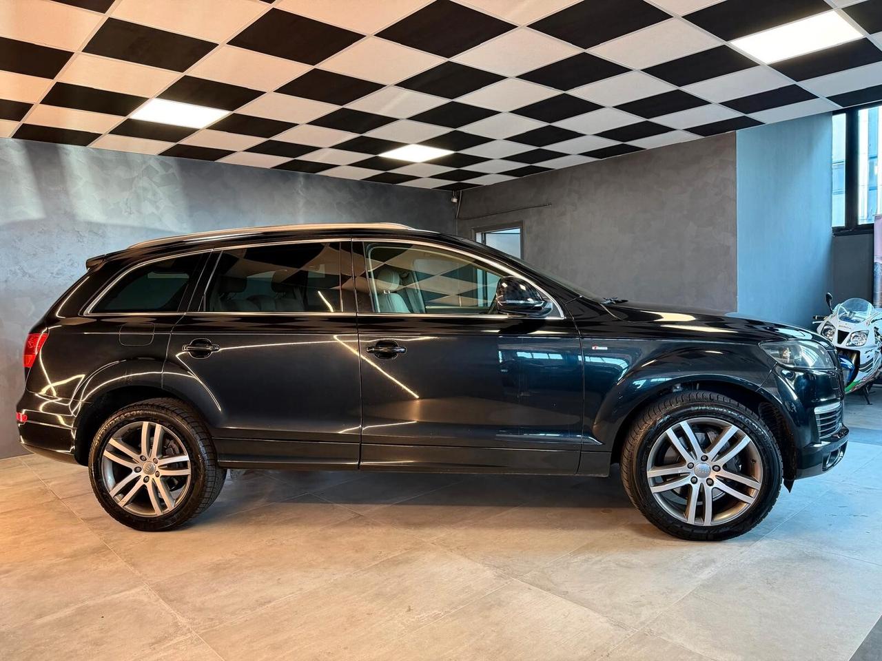 Audi Q7 3.0 V6 TDI 233CV quattro tiptronic