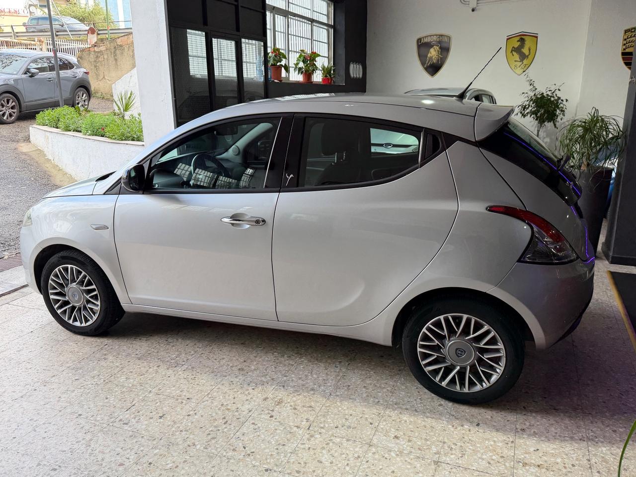 Lancia Ypsilon 1.2 69 CV 100 MILA KM