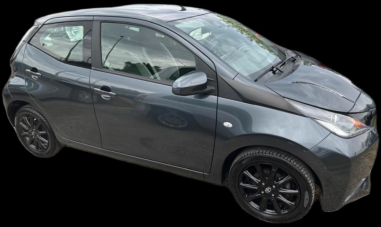Toyota Aygo 1.0 VVT-i 69 CV 5 porte x-cool TSS