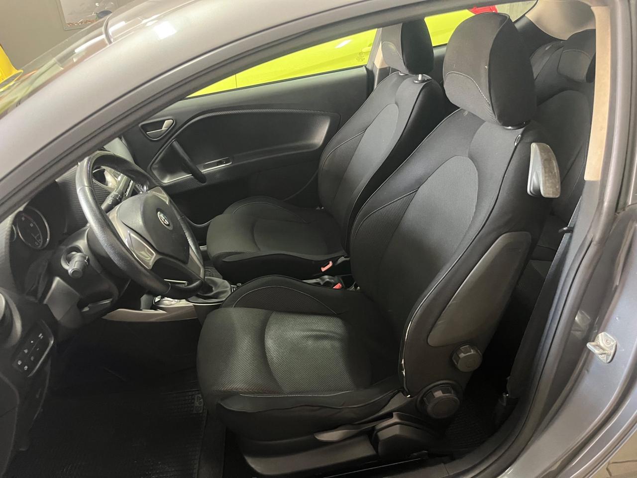 Alfa Romeo MiTo 1.6 JTDm 16V Distinctive 2009