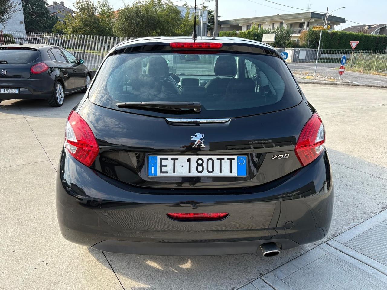 Peugeot 208 VTI ok per NEOPATENTATI
