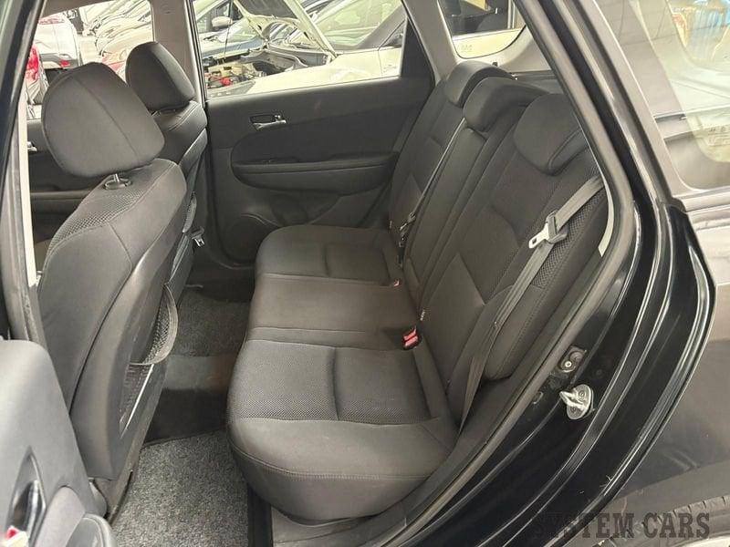 Hyundai i30 AUTO PER COMMERCIANTI i30 CW 1.6 CRDi VGT 16V 90CV Active