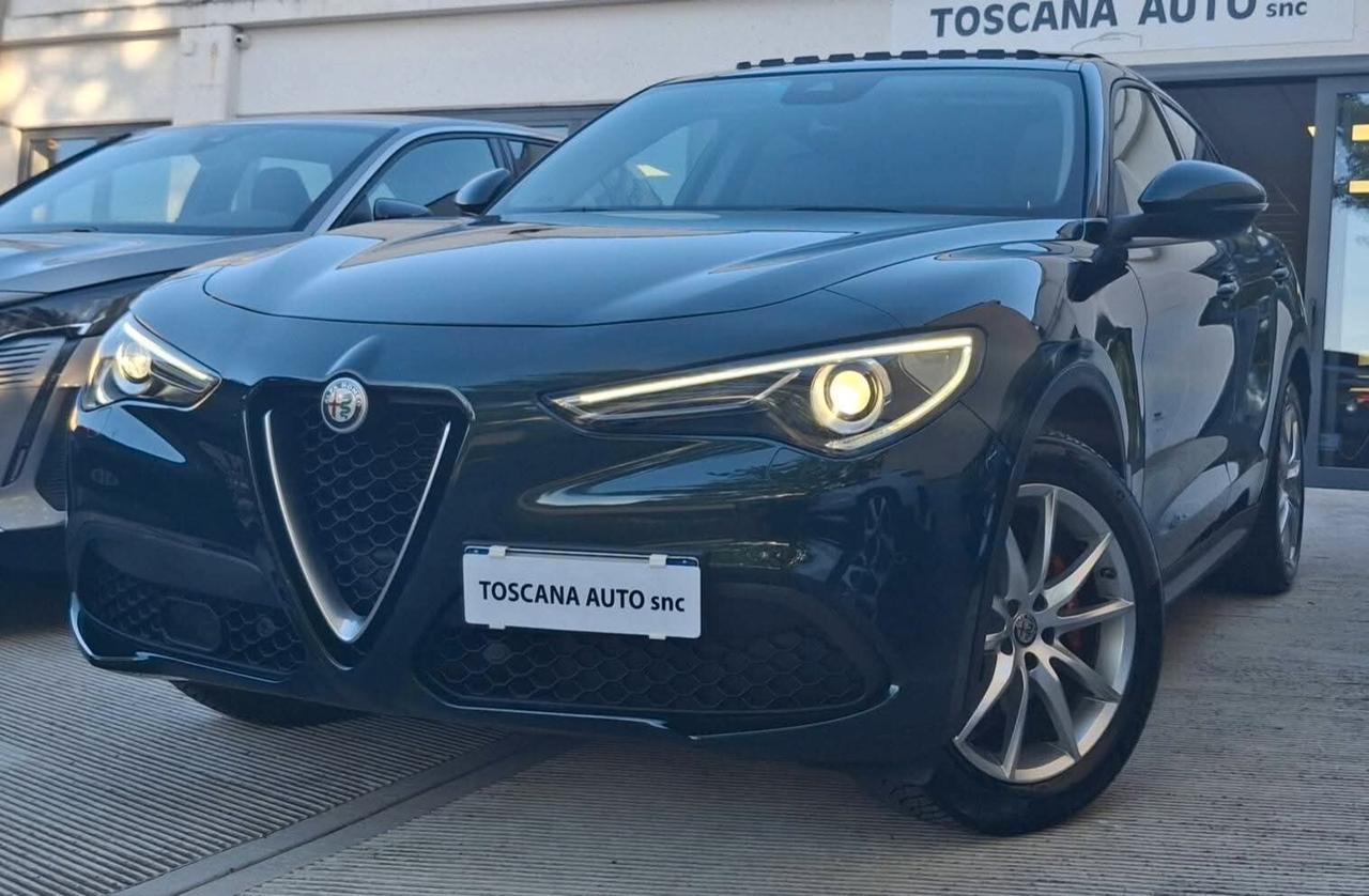 Alfa Stelvio 210 CV AT8 Q4 tetto panoramico