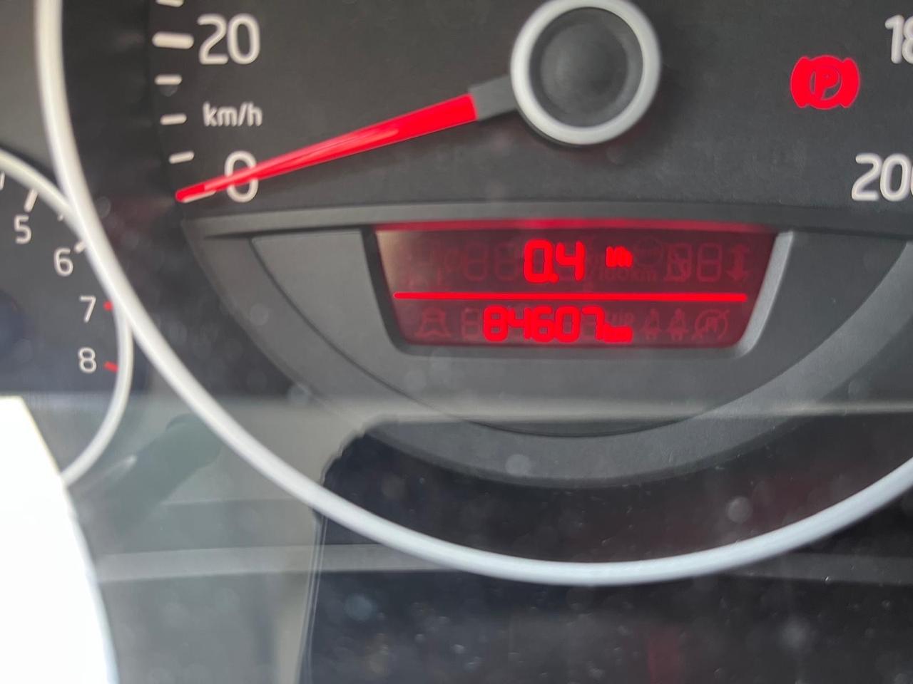 Volkswagen high up-5 P-1.0- km 84000-2012